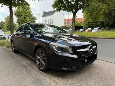 Gebraucht Mercedes CLA220 170 PS (125 kW) 2015 Violet Limousine
