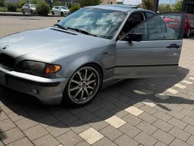 Gebraucht BMW 318 143 PS (105 kW) 2004 Silber Limousine