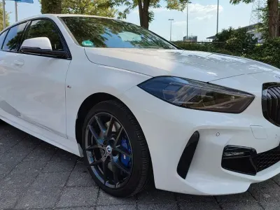 Gebraucht BMW 120 M Sport 178 PS (130 kW) 2022 Weiß Limousine
