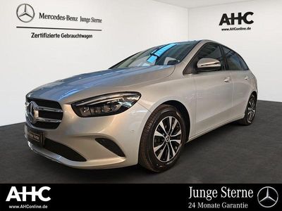 Gebraucht Mercedes B200 Style 163 PS (119 kW) 2022 Iridiumsilber metallic Van / Kleinbus