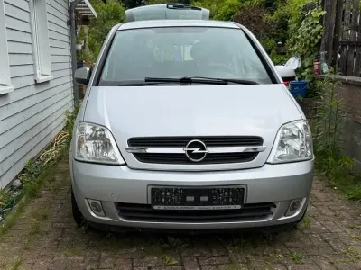 Gebraucht Opel Meriva 100 PS (73 kW) 2004 Silber Van / Kleinbus