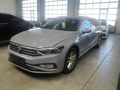 Gebraucht VW Passat Elegance 150 PS (110 kW) 2022 Grau Kombi