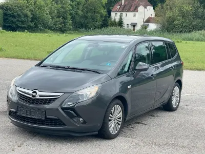 Gebraucht Opel Zafira Tourer Edition 140 PS (102 kW) 2016 Plat.anthr./rogrey/0j:silbergr Van / Kleinbus