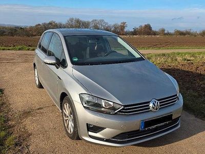 Grau Gebraucht 2015 VW Golf Sportsvan LOUNGE Van / Kleinbus | 11.100 € (Fairer Preis)