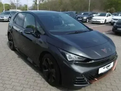 Gebraucht Cupra Born 169 kW (231 PS) 2022 Quasargraumetallic (metallic) Kleinwagen