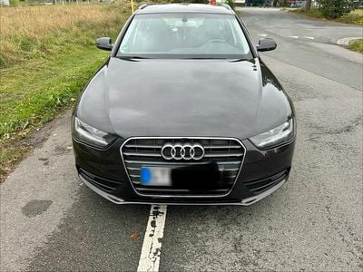 Gebraucht Audi A4 136 PS (100 kW) 2012 Schwarz Kombi