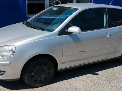 Gebraucht VW Polo 64 PS (47 kW) 2006 Silber Kleinwagen