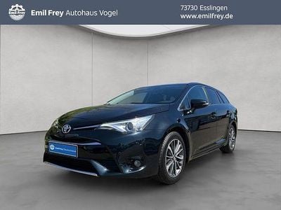 Usata Toyota Avensis Basis 148 CV (108 kW) 2017 Blu Station wagon