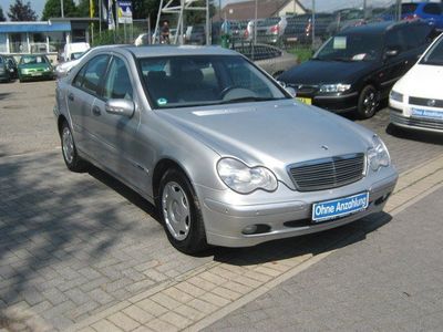 Gebraucht Mercedes C200 Classic 163 PS (119 kW) 2002 Silber metallic Limousine