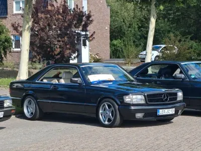 Używany Mercedes S420 204 KM (150 kW) 1986 Czarny Sedan/Limuzyna