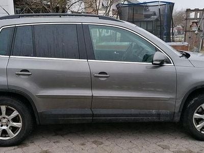 Grau Gebraucht 2008 VW Tiguan Track & Field SUV | 3.900 € (Superpreis)