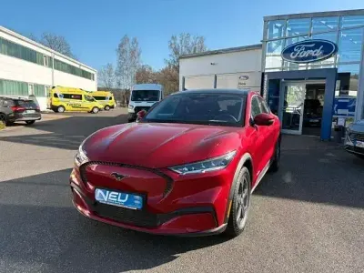 Usata Ford Mustang Mach-E Basis 197 kW (269 CV) 2021 Rosso SUV