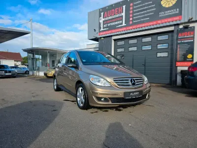 Gebraucht Mercedes B200 136 PS (100 kW) 2006 Gold Van / Kleinbus