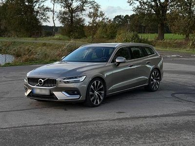 Gebraucht Volvo V60 Inscription 190 PS (139 kW) 2018 Grau Kombi