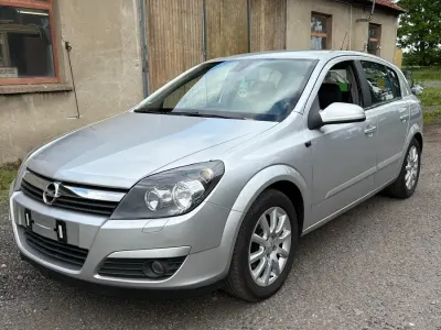Gebraucht Opel Astra 125 PS (91 kW) 2004 Silber Limousine