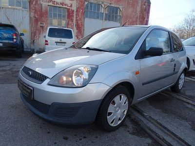 Gebraucht Ford Fiesta Ambiente 69 PS (50 kW) 2006 Polarsilber metallic Kleinwagen