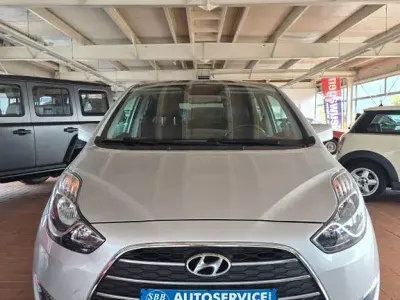 Gebraucht Hyundai ix20 Style 125 PS (91 kW) 2016 Silber Kleinwagen