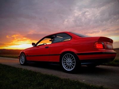 Second-hand BMW 316 Basis 102 CP (75 kW) 1994 Roșu Coupe