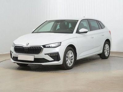 Moonweiss metallic Gebraucht 2024 Skoda Scala Selection Kleinwagen | 22.940 € (Guter Preis)