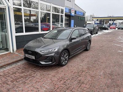 Obsidianschwarz metallic Neu 2025 Ford Focus ST-Line Kombi | 28.800 € (Superpreis)