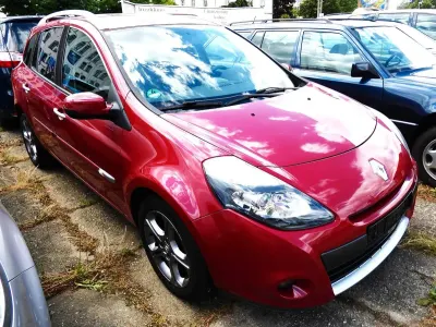 Gebraucht Renault Clio GrandTour Dynamique 101 PS (74 kW) 2009 Dunkelrot Kombi