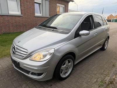 Second-hand Mercedes B200 135 CP (99 kW) 2007 Andere farben Monovolum