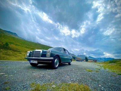 Grün Gebraucht 1971 Mercedes W115 Limousine | 8.500 €