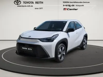 Neu Toyota Aygo X Active 117 PS (86 kW) 2026 Schneeweiß SUV