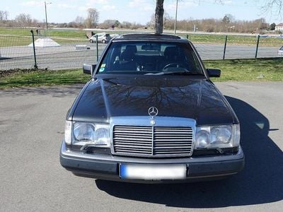 Gebraucht Mercedes E260 Sportline 160 PS (117 kW) 1992 Limousine