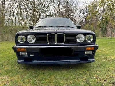 Gebraucht BMW 320 Cabriolet Sport Line 129 PS (94 kW) 1990 Blau Cabrio