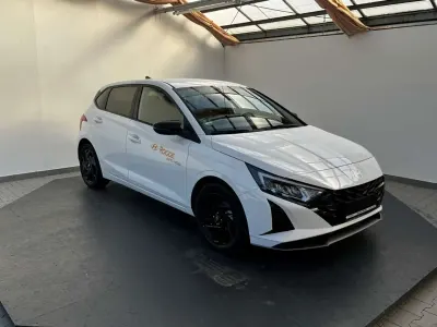 Neu Hyundai i20 Blackline 90 PS (66 kW) 2026 Weiß Kleinwagen
