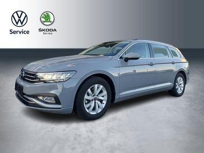 Grau Gebraucht 2023 VW Passat Business Kombi | 26.370 € (Fairer Preis)