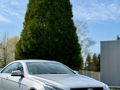 Mercedes E200