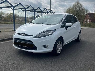 Gebraucht Ford Fiesta 82 PS (60 kW) 2011 Weiß Kleinwagen