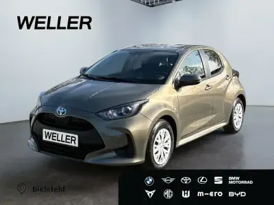 Second-hand Toyota Yaris Hybrid Comfort 116 CP (85 kW) 2023 Maro Hatchback