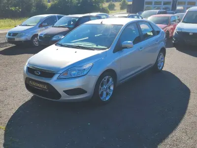 Gebraucht Ford Focus 90 PS (66 kW) 2010 Silber Limousine