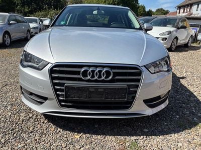 Gebraucht Audi A3 Sportback Attraction 122 PS (89 kW) 2013 Eissilber Kleinwagen