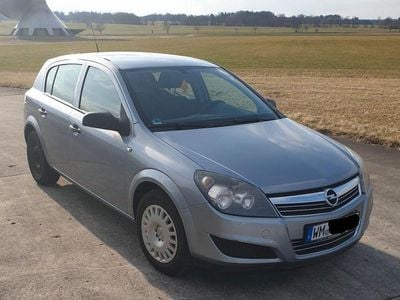 Gebraucht Opel Astra 90 PS (66 kW) 2009 Grau Limousine