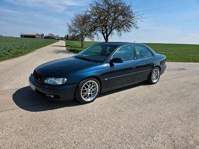 Second-hand Opel Omega 211 CP (155 kW) 2000 Albastru Berlinǎ