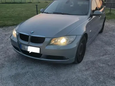 Gebraucht BMW 320 163 PS (119 kW) 2005 Blau Kombi