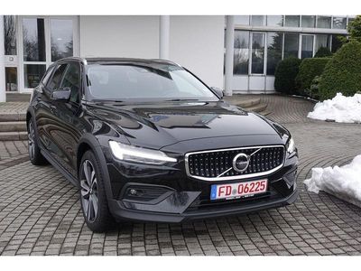 Gebraucht Volvo V60 CC Plus 197 PS (144 kW) 2023 Schwarz Kombi