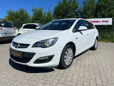 Gebraucht Opel Astra Selection 110 PS (80 kW) 2015 Weiß Kombi