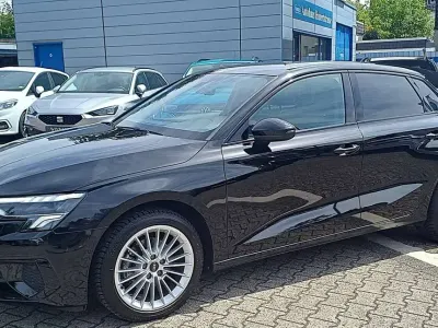 Gebraucht Audi A3 Sport 110 PS (80 kW) 2024 Schwarz Kombi