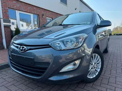 Gebraucht Hyundai i20 Edition 86 PS (63 kW) 2014 Grau Kleinwagen