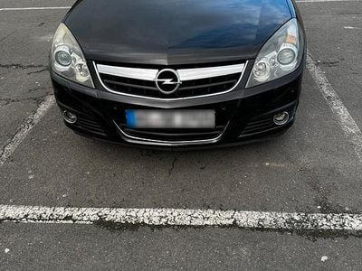 Usado Opel Signum 184 HP (135 kW) 2007 Preto Citadino