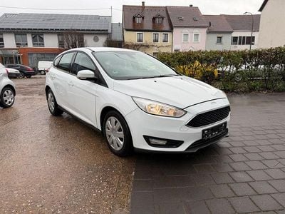 Gebraucht Ford Focus 105 PS (77 kW) 2016 Weiß Limousine