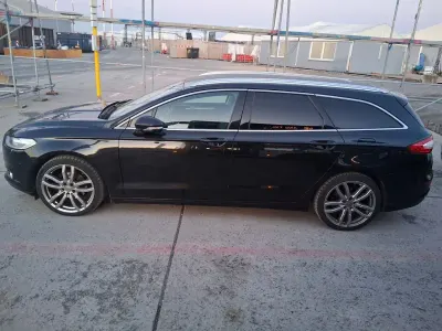 Gebraucht Ford Mondeo Titanium 165 PS (121 kW) 2015 Schwarz Kombi