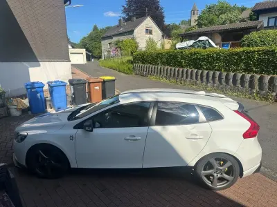 Gebraucht Volvo V40 R-Design 200 PS (147 kW) 2014 Weiß Limousine