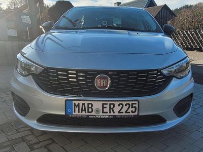 Gebraucht Fiat Tipo Easy 95 PS (69 kW) 2016 Silber Limousine