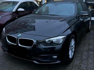 Schwarz Gebraucht 2016 BMW 318 Kombi | 12.000 € (Fairer Preis)